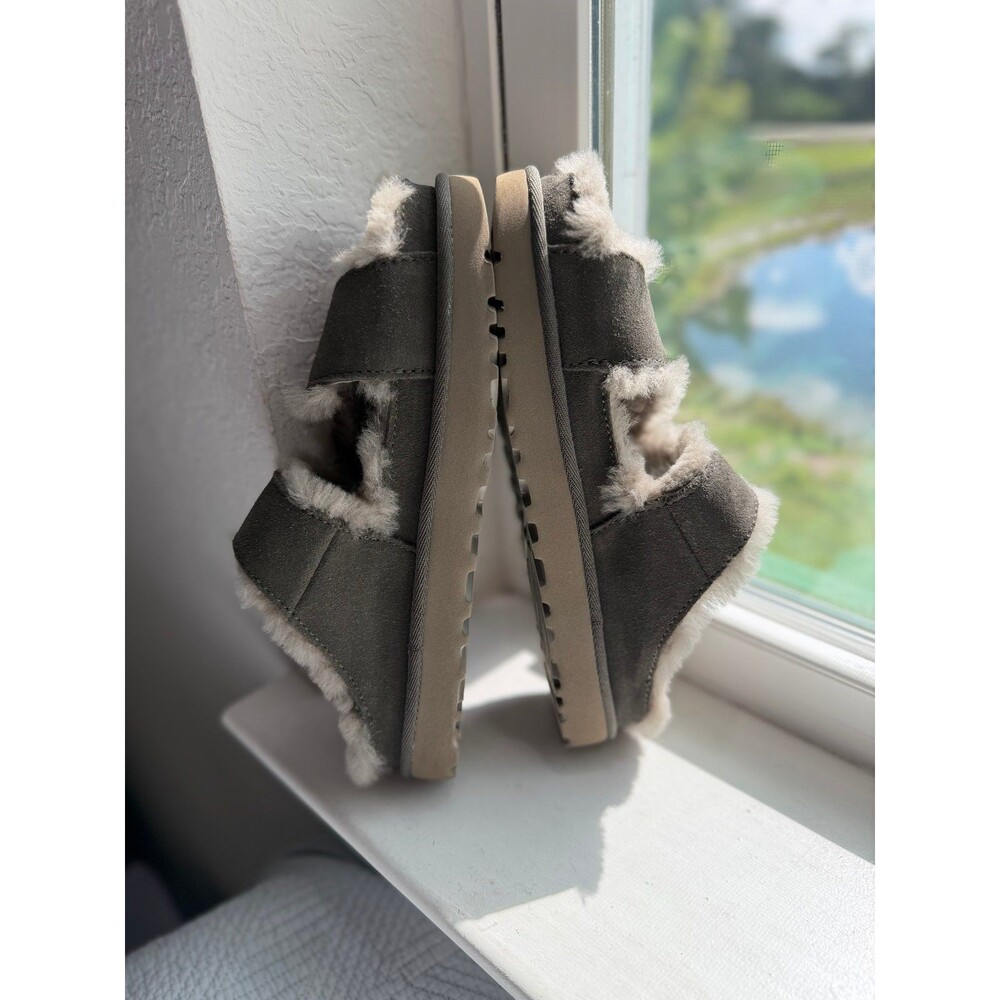 UGG Greenport Cross Strap Slide Slippers in Dense Smoke Women’s Size 7 EUC - Picture 7 of 12